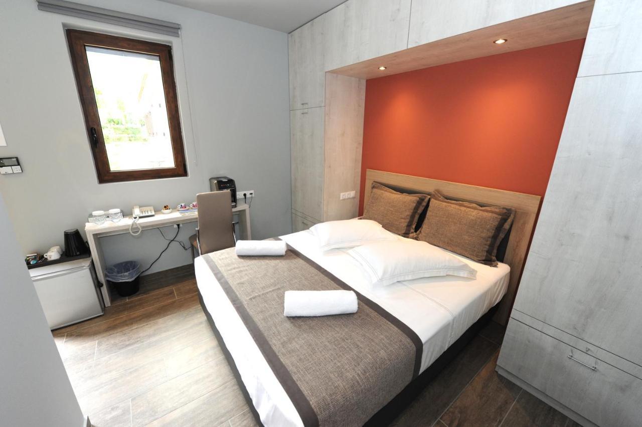 Camping & Bungalows Castle View Mystras Bagian luar foto