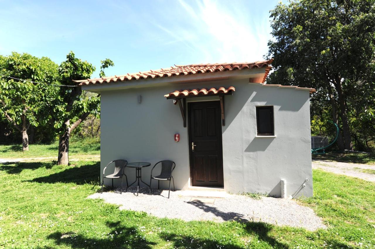 Camping & Bungalows Castle View Mystras Bagian luar foto