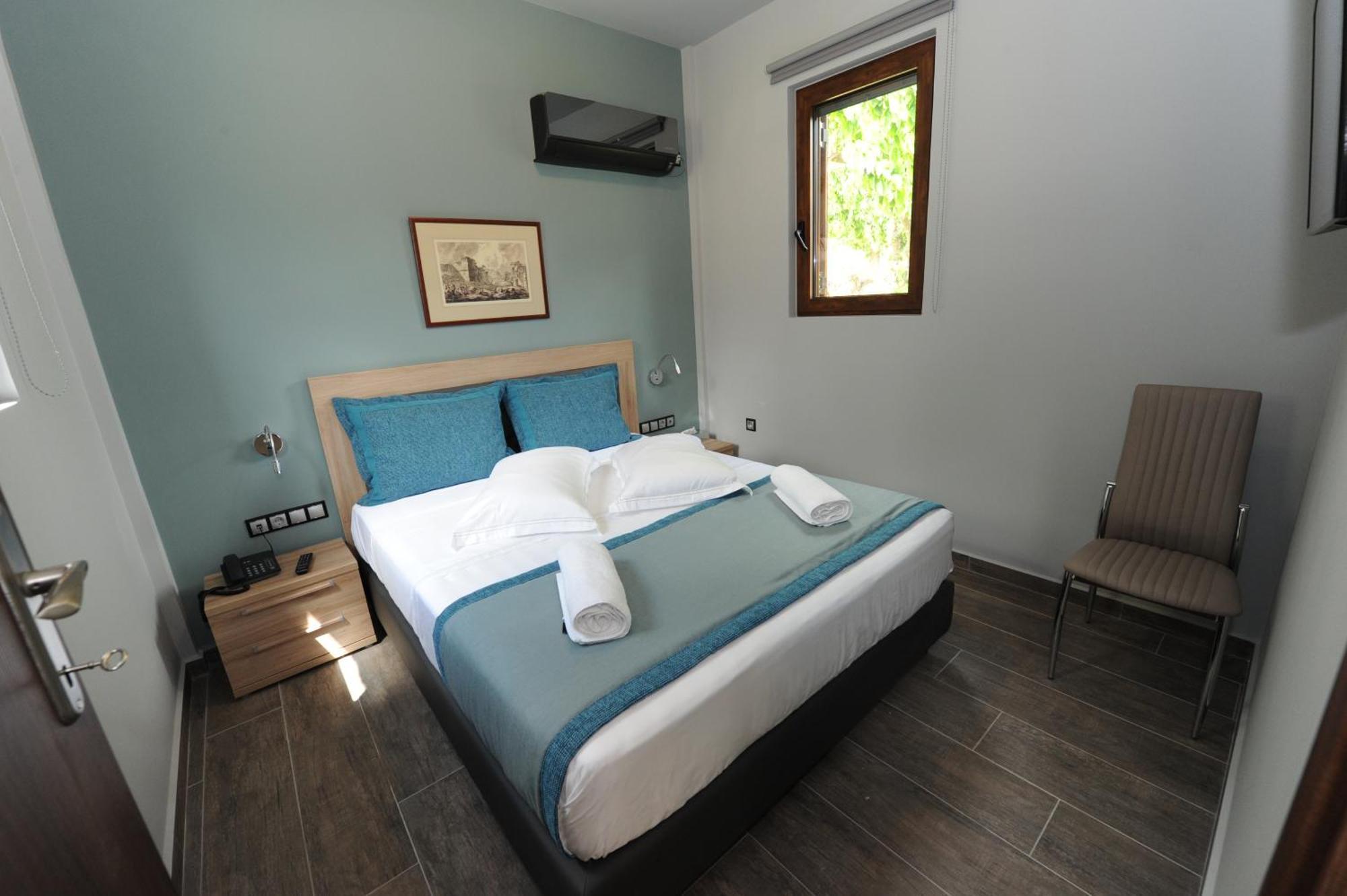 Camping & Bungalows Castle View Mystras Bagian luar foto