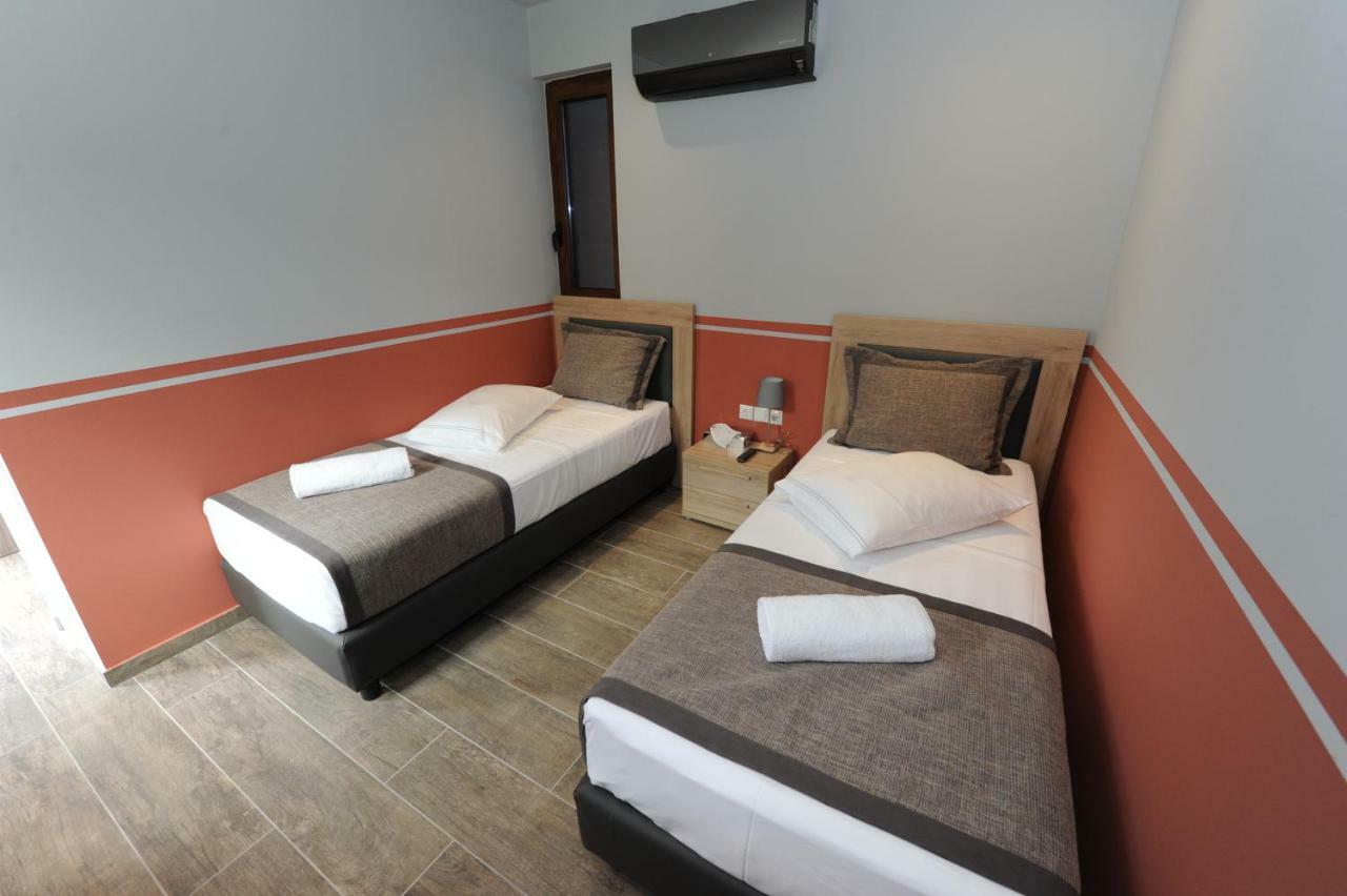 Camping & Bungalows Castle View Mystras Bagian luar foto