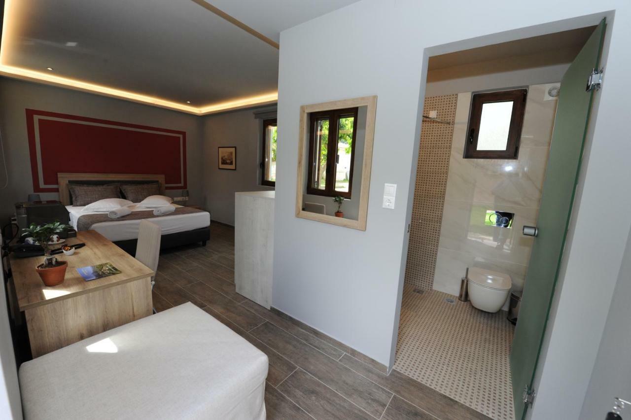Camping & Bungalows Castle View Mystras Bagian luar foto