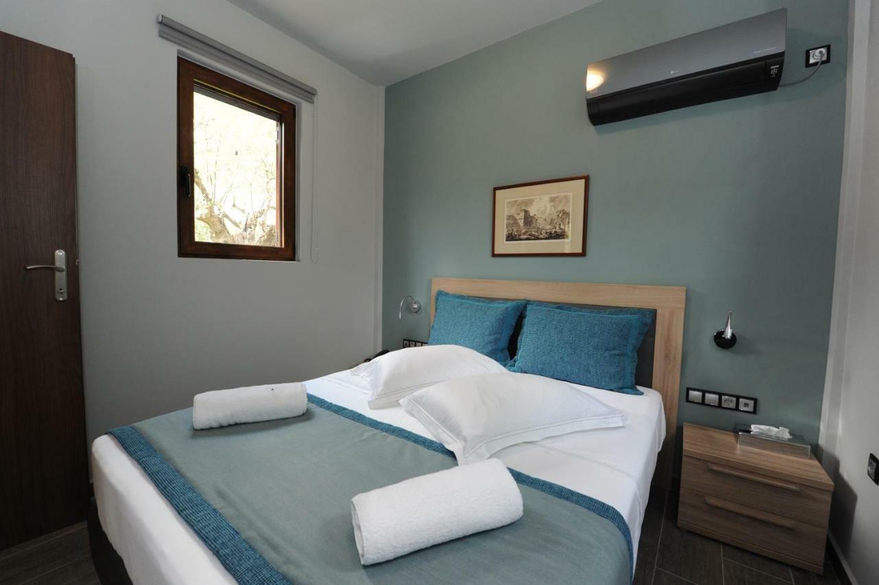 Camping & Bungalows Castle View Mystras Bagian luar foto