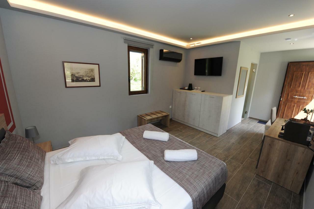 Camping & Bungalows Castle View Mystras Bagian luar foto
