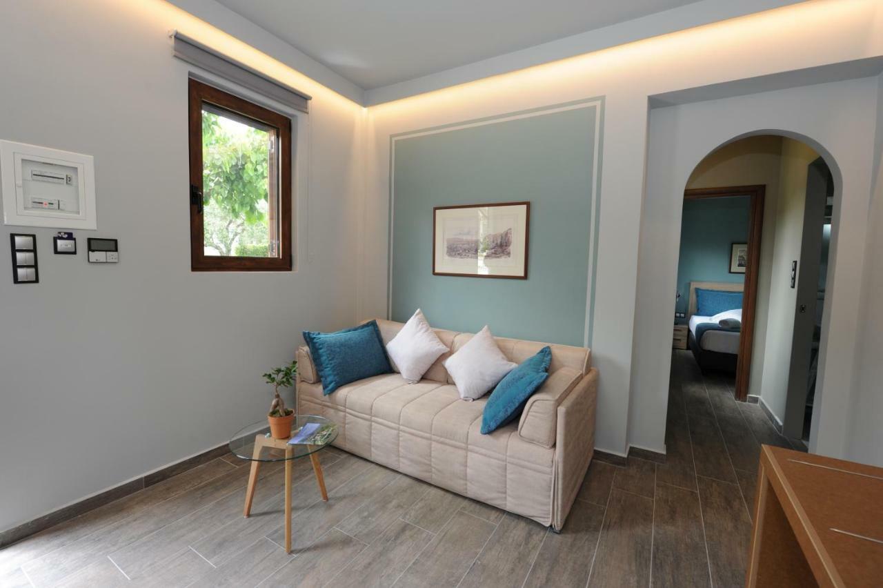 Camping & Bungalows Castle View Mystras Bagian luar foto