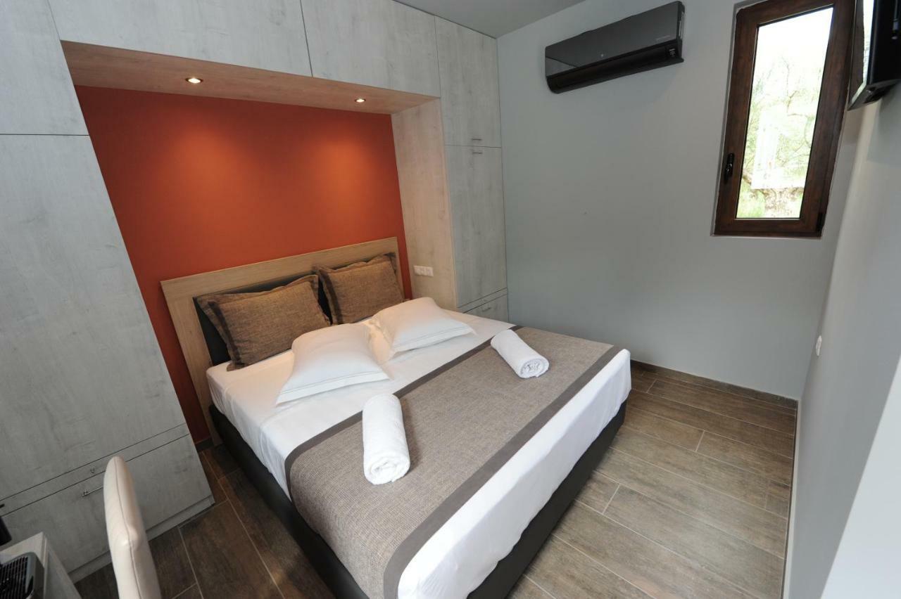 Camping & Bungalows Castle View Mystras Bagian luar foto